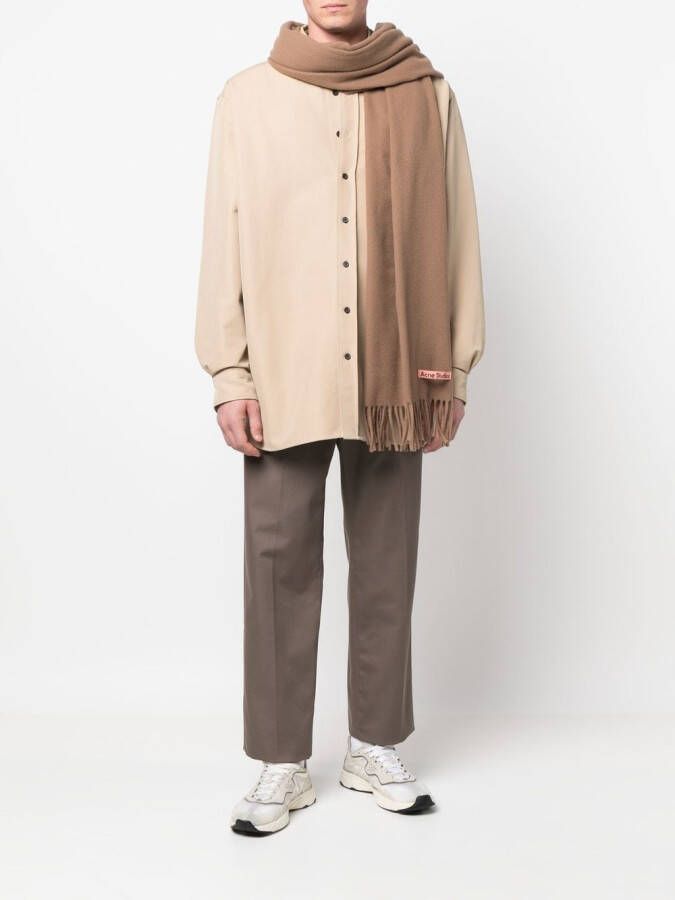 Acne Studios Sjaal met franje afwerking Bruin
