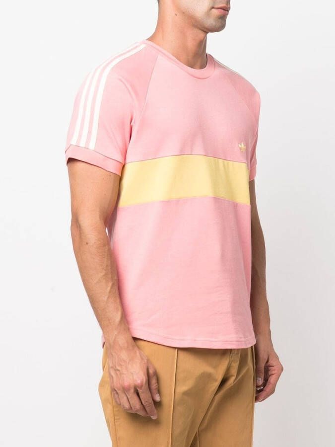 adidas T-shirt met geborduurd logo Roze