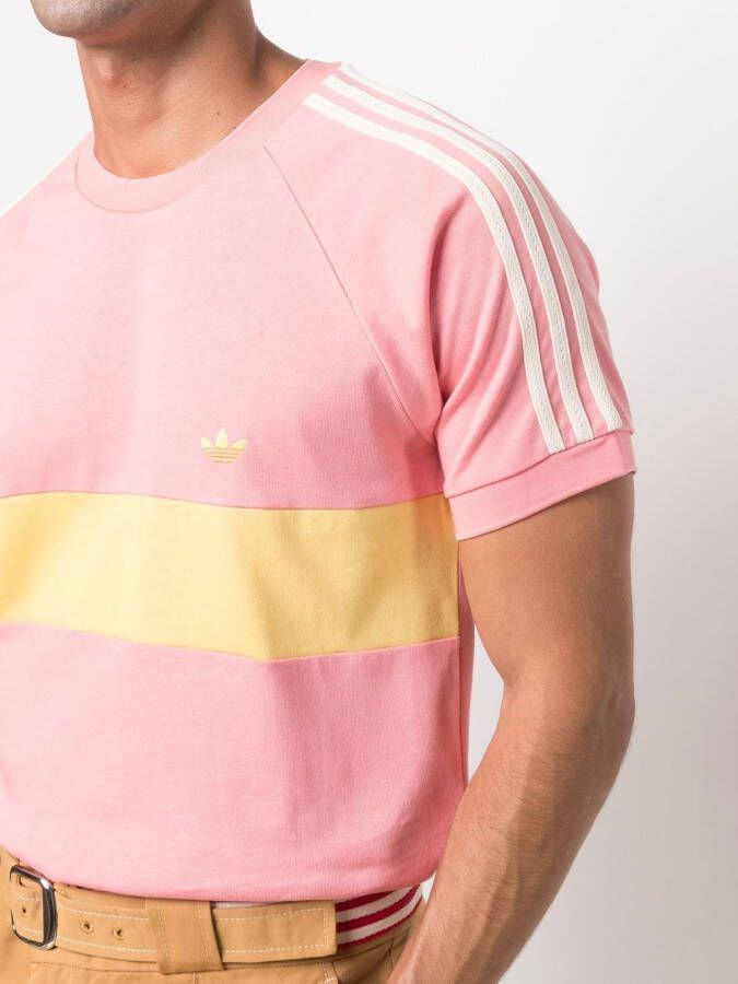 adidas T-shirt met geborduurd logo Roze