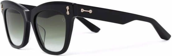 Akoni Vela zonnebril met cat-eye montuur Zwart