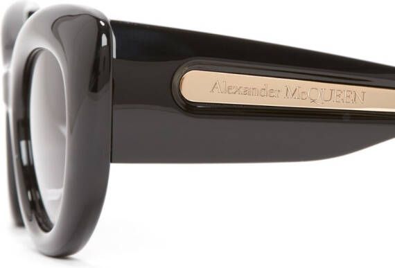 Alexander McQueen Eyewear Zonnebril met cat-eye doodskop Zwart