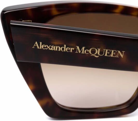 Alexander McQueen Eyewear Zonnebril met cat-eye montuur Bruin