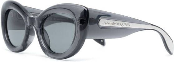 Alexander McQueen Eyewear Zonnebril met cat-eye montuur Grijs