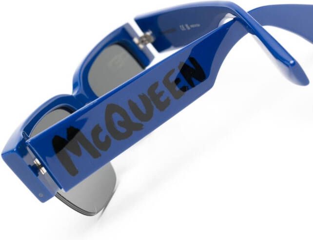 Alexander McQueen Eyewear Zonnebril met logoprint Blauw