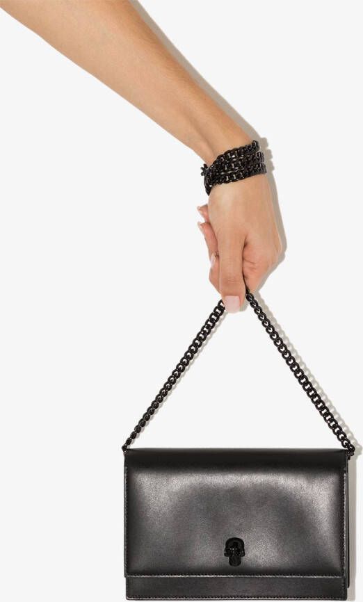 Alexander McQueen Kleine crossbodytas met doodskop Zwart