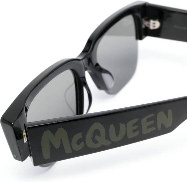 Alexander McQueen Zonnebril met logoprint Zwart