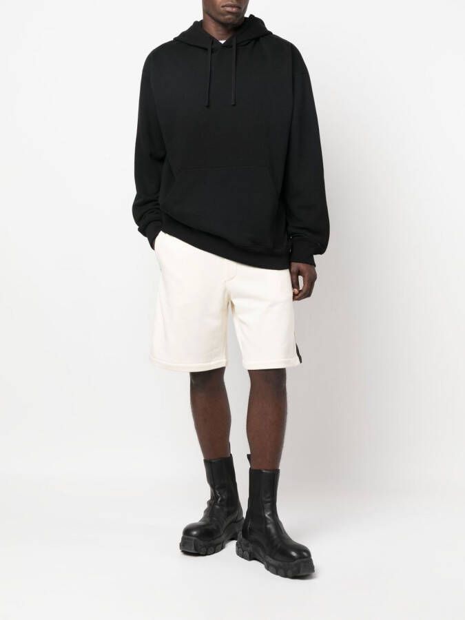 Alexander McQueen Shorts met zijstreep Beige