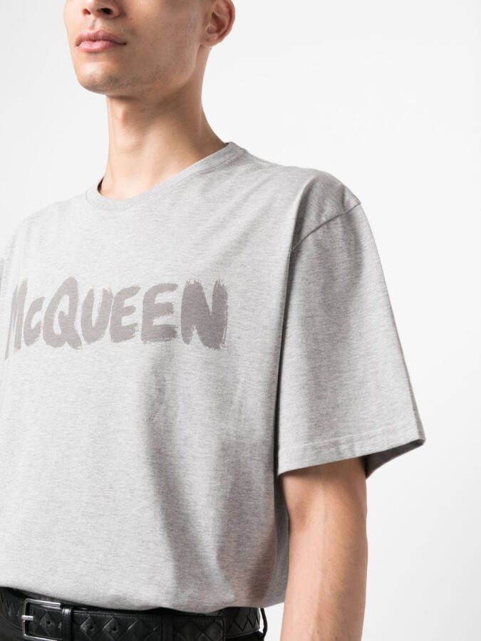 Alexander McQueen T-shirt met logoprint Grijs