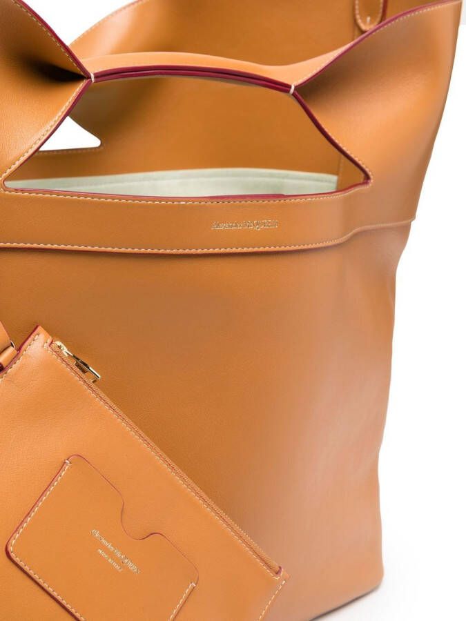 Alexander McQueen The Bow leren shopper Bruin