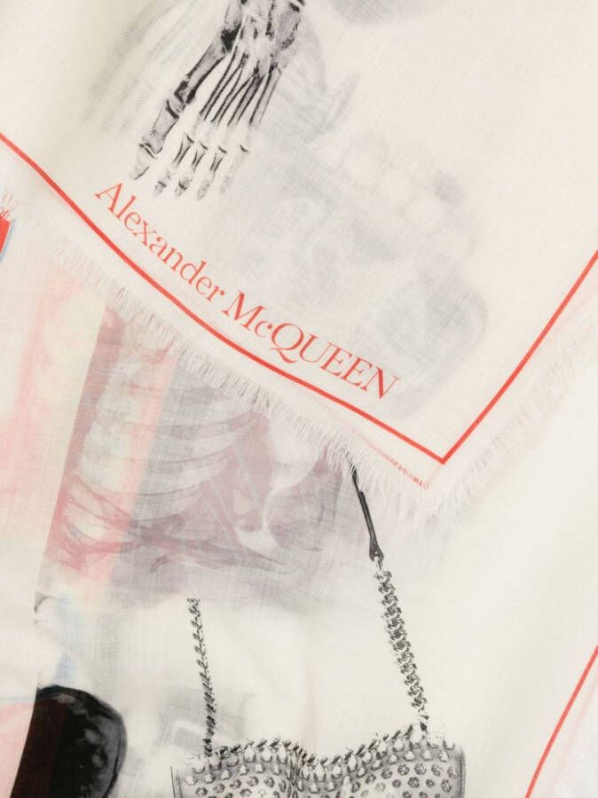 Alexander McQueen Wollen sjaal met print Wit