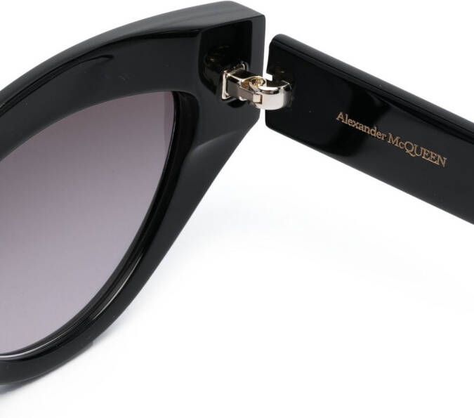 Alexander McQueen Eyewear Zonnebril met cat-eye montuur Zwart