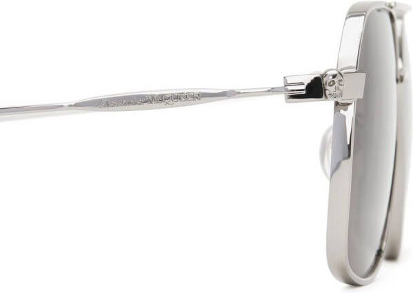 Alexander McQueen Eyewear Zonnebril met piloten montuur Zilver