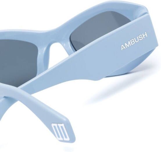 AMBUSH Pryzma zonnebril met geometrisch montuur Blauw