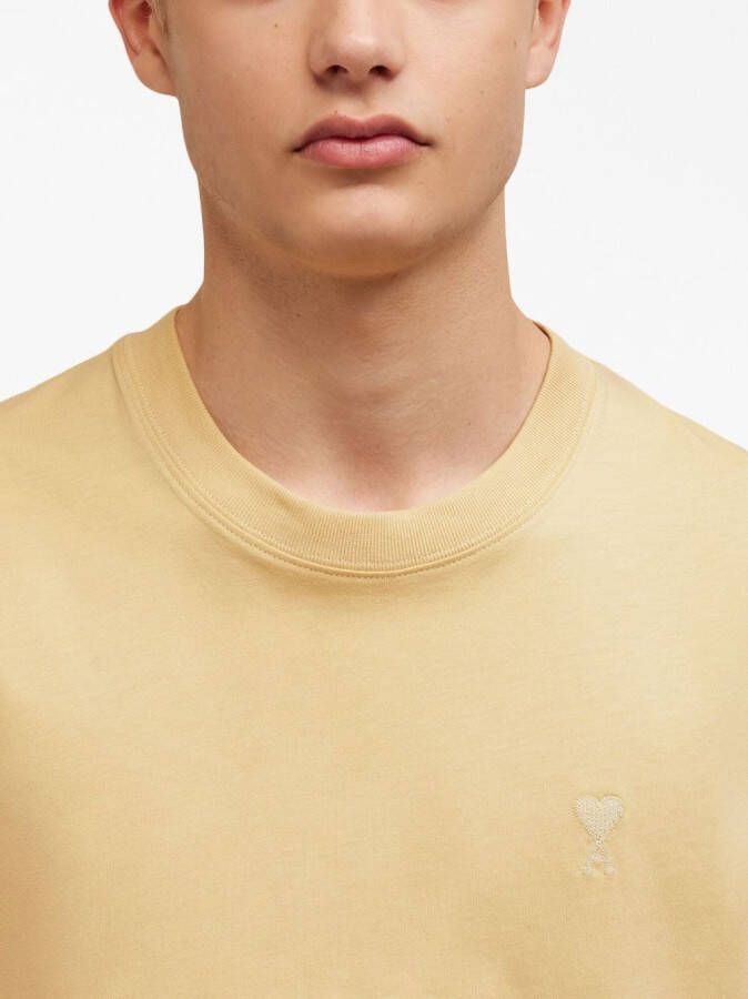 AMI Paris T-shirt met geborduurd logo Geel