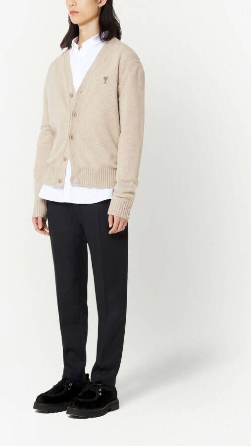 AMI Paris Vest met geborduurd logo en V-hals Beige