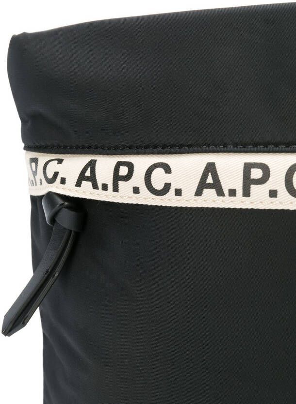A.P.C. Messenger tas met logostreep Zwart