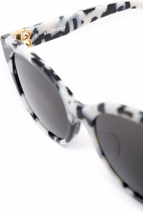 Balenciaga Eyewear Dynasty zonnebril met cat-eye montuur Grijs