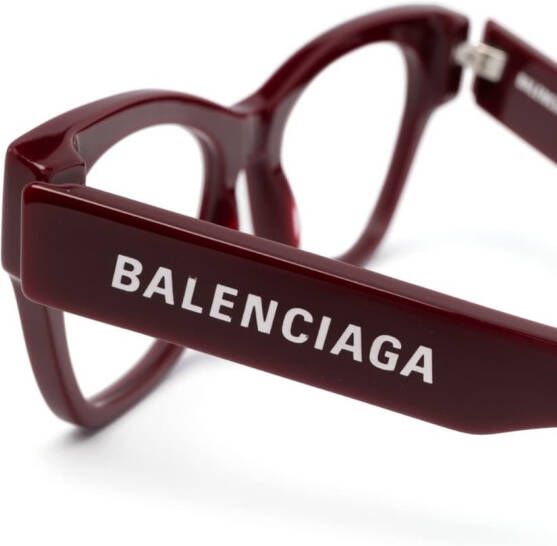 Balenciaga Eyewear Bril met gegraveerd logo Rood