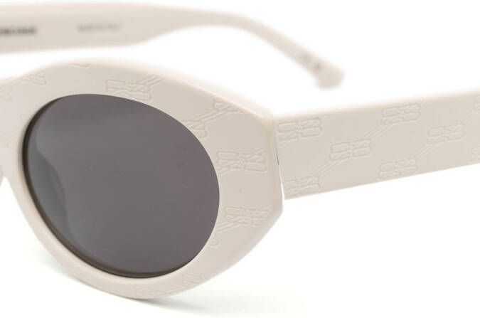 Balenciaga Eyewear Zonnebril met cat-eye montuur Beige