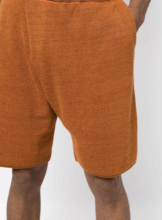 Bianca Saunders Knielange shorts Oranje
