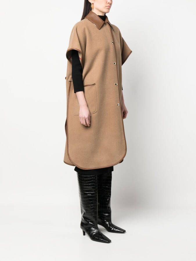 Burberry Cape met studs Bruin