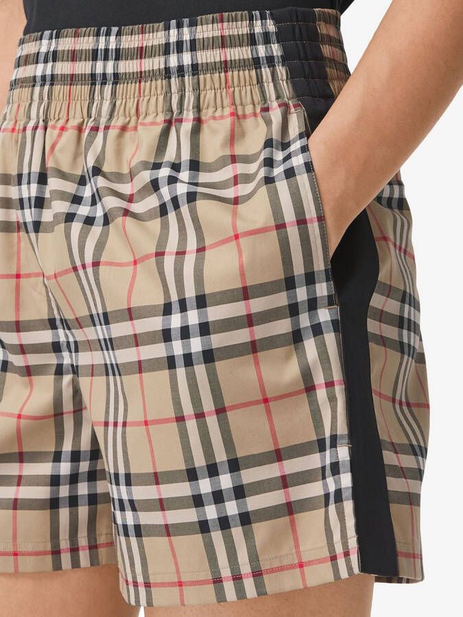 Burberry Shorts met vintage ruit Beige