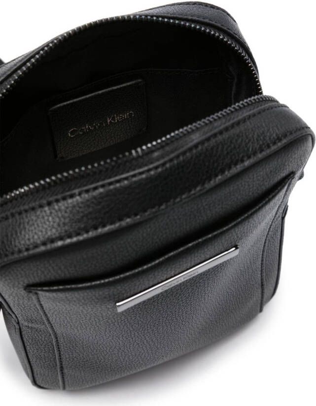 Calvin Klein Crossbodytas met logoplakkaat Zwart