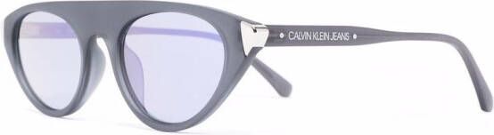 Calvin Klein Jeans Zonnebril met cat-eye montuur Grijs
