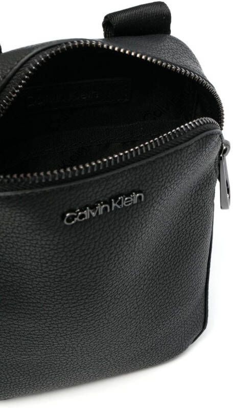 Calvin Klein Messengertas met logoplakkaat Zwart