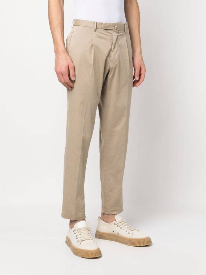 Dell'oglio Chino met geplooid detail en toelopende pijpen Beige