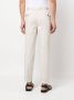 Dell'oglio Chino met geplooid detail en toelopende pijpen Beige - Thumbnail 4
