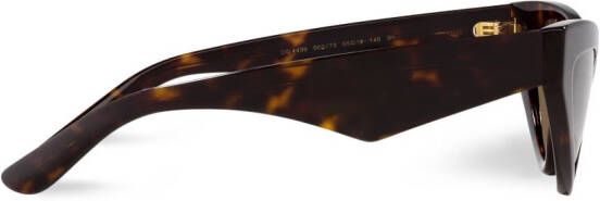 Dolce & Gabbana Eyewear DG Crossed zonnebril met cat-eye montuur Bruin