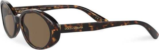 Dolce & Gabbana Eyewear Re-Edition DNA zonnebril met ovaal montuur Bruin