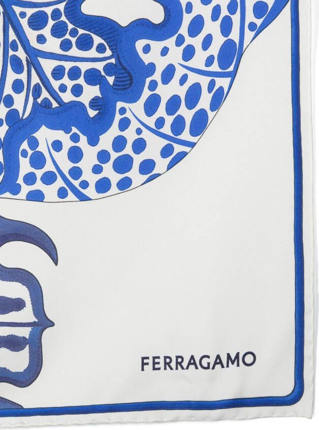 Ferragamo Sjaal met bloemenprint Beige