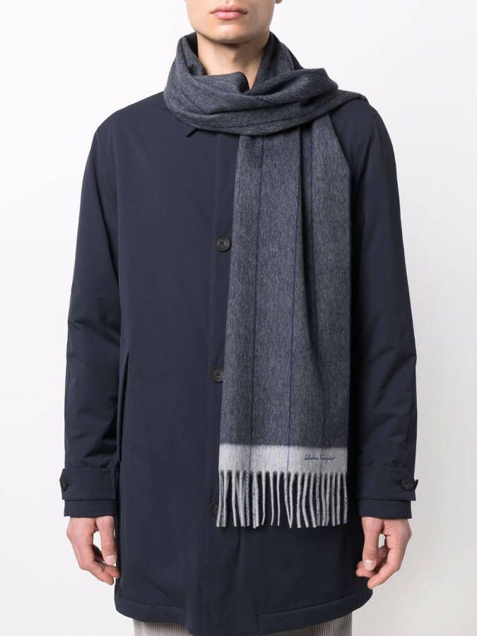 Ferragamo Sjaal met geborduurd logo Blauw