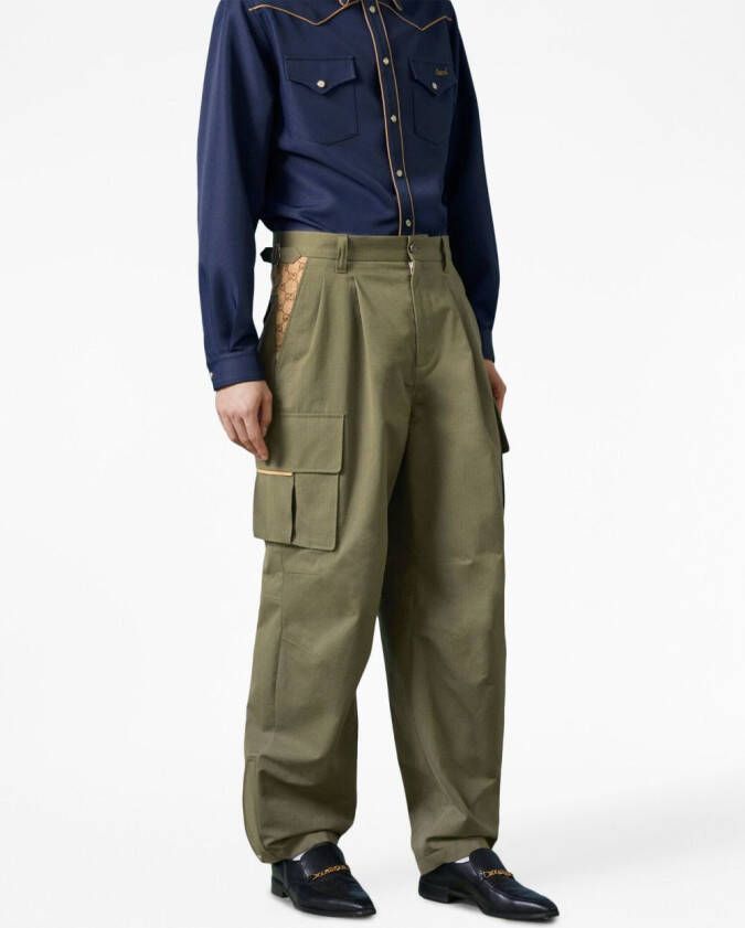 Gucci Mid waist cargo broek met vlakken Groen
