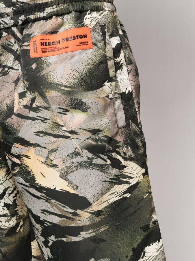 Heron Preston Shorts met camouflageprint Groen