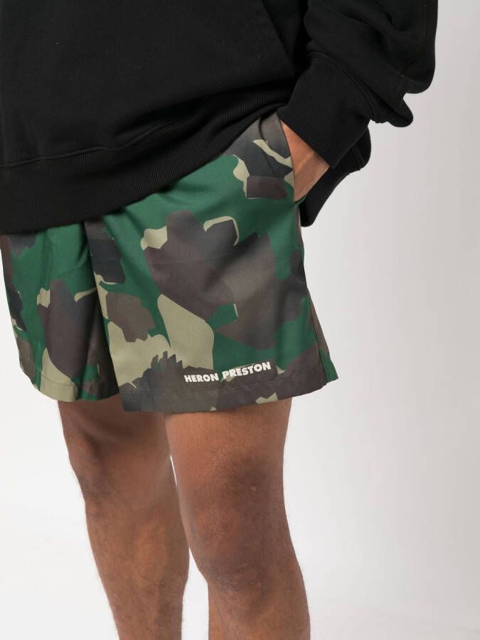 Heron Preston Trainingsshorts met camouflageprint Groen