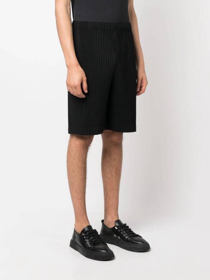 Homme Plissé Issey Miyake Straight shorts Zwart