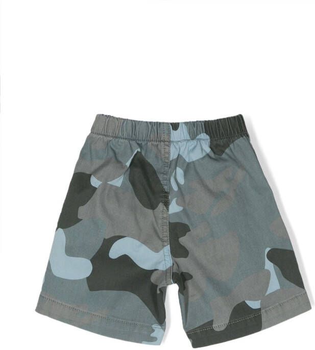 Il Gufo Shorts met camouflageprint Groen