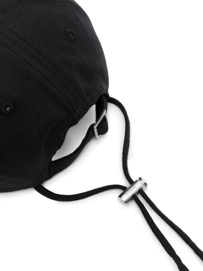 Jacquemus Pet met print Zwart
