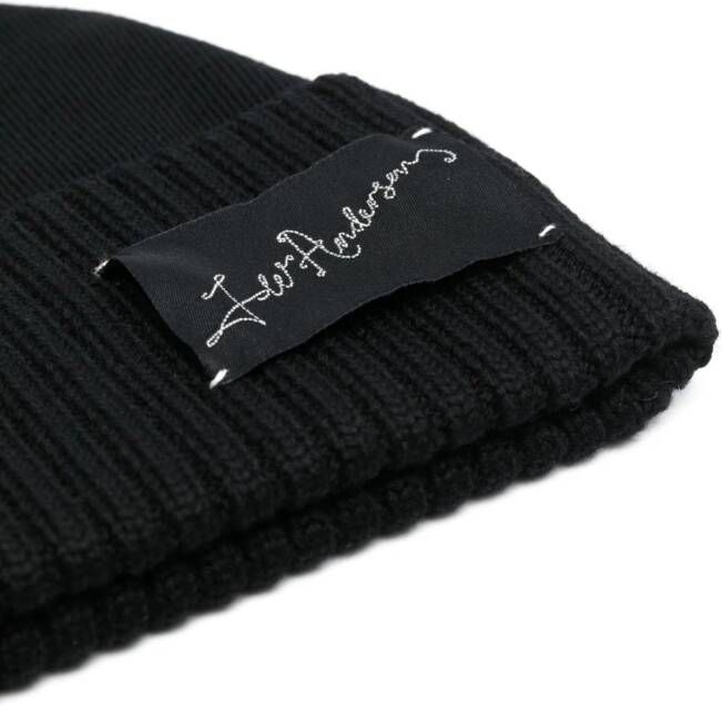 JW Anderson Muts met logopatch Zwart