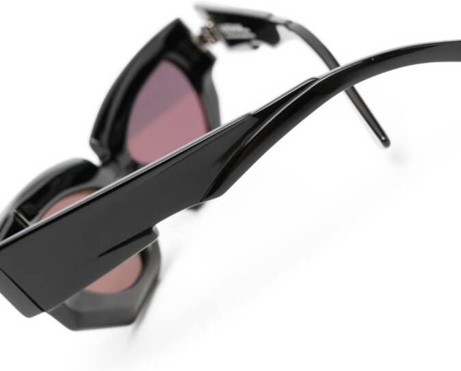 Kuboraum Zonnebril met cat-eye montuur Zwart