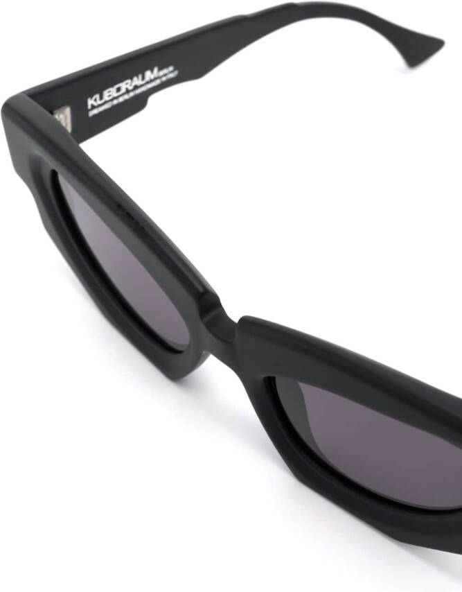 Kuboraum Zonnebril met cat-eye montuur Zwart