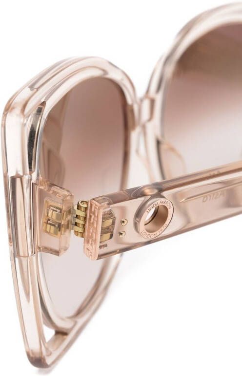 Linda Farrow Zonnebril met cat-eye montuur Beige