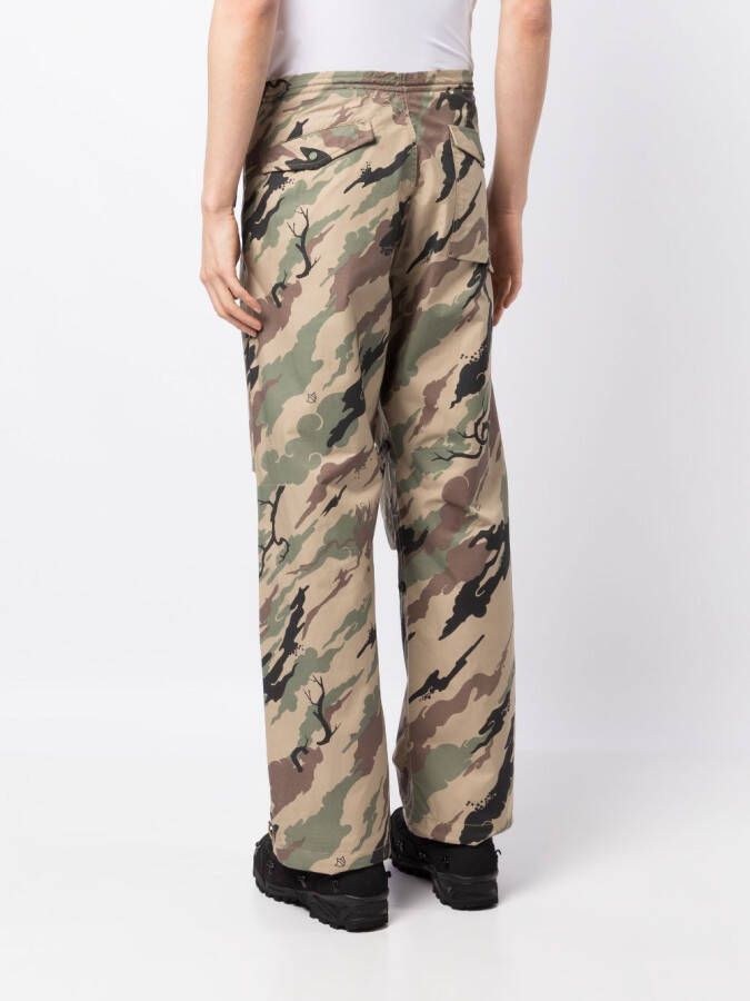 Maharishi Broek met print Bruin