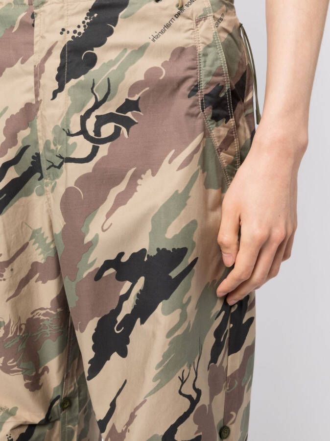 Maharishi Broek met print Bruin