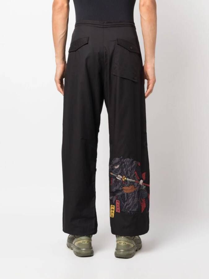 Maharishi Ruimvallende broek Zwart