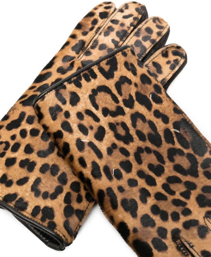 Maison Margiela Handschoenen met luipaardprint Bruin