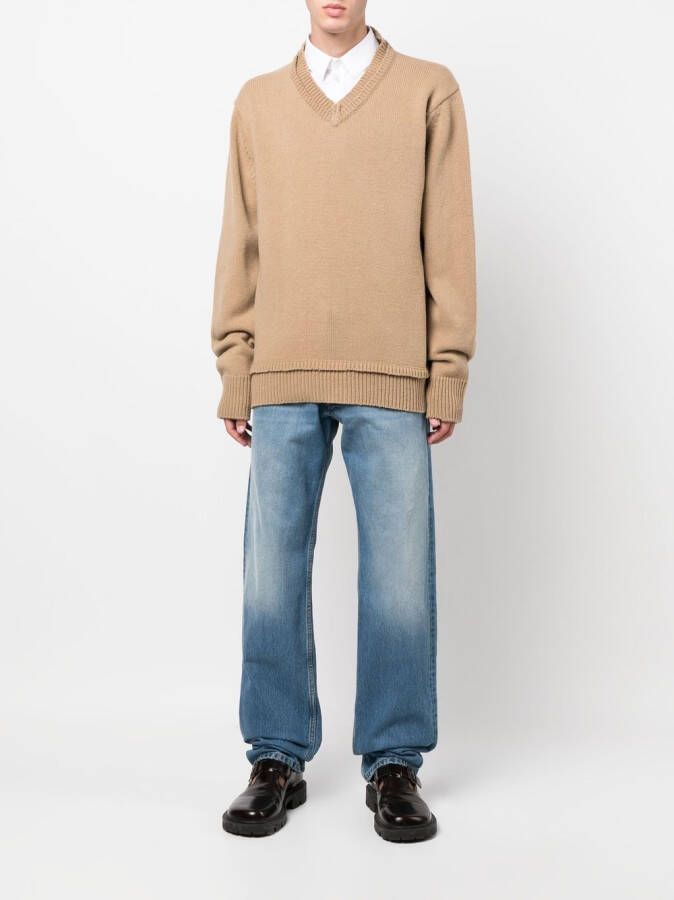 Maison Margiela Trui met V-hals en elleboogpatch Beige